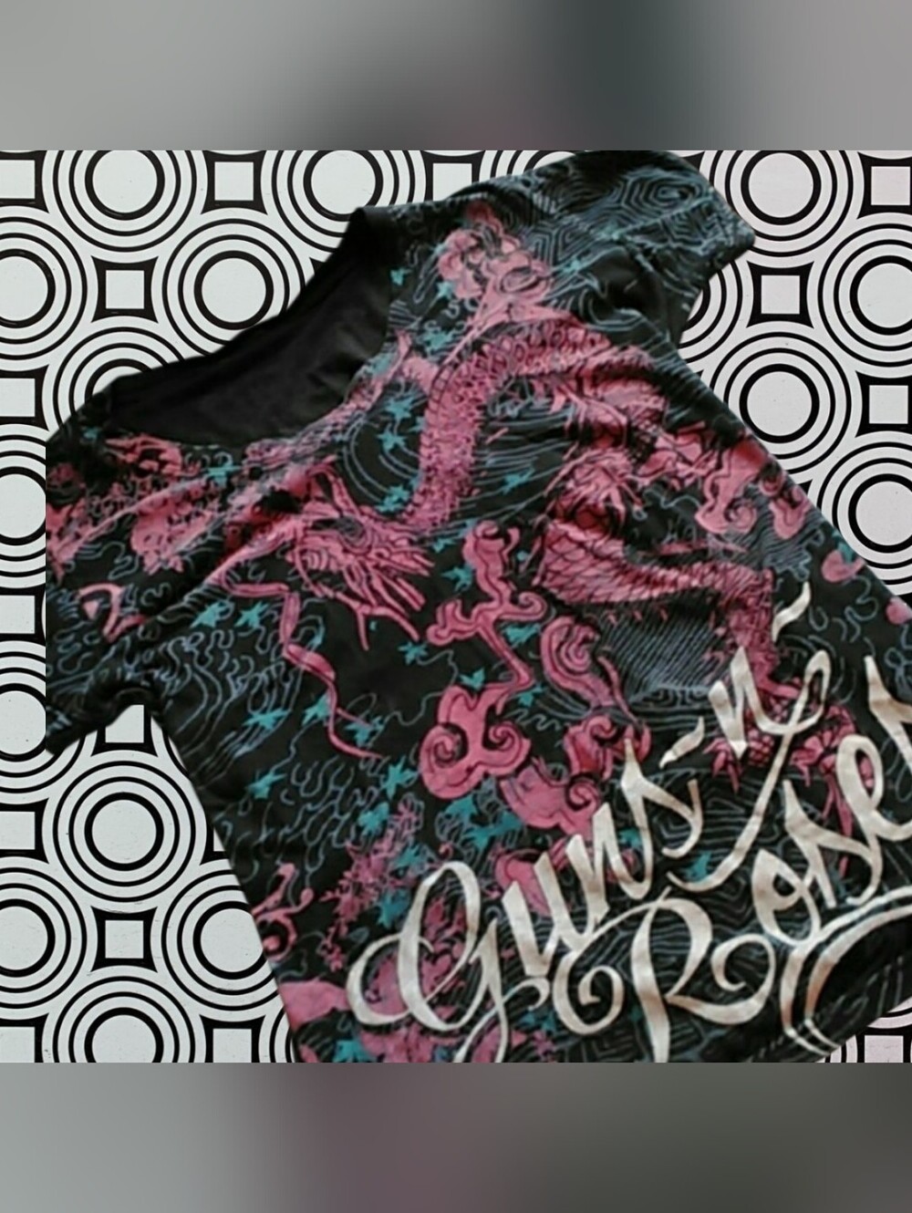 Graphic Tee - Black with Pink Dragon